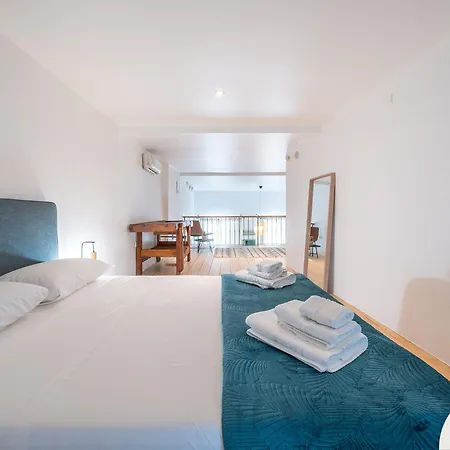 San Diego - Bright And Colourful Loft With Cathedral View * Cagliari