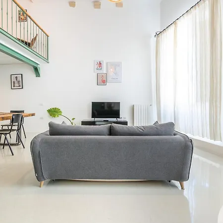 San Diego - Bright And Colourful Loft With Cathedral View *