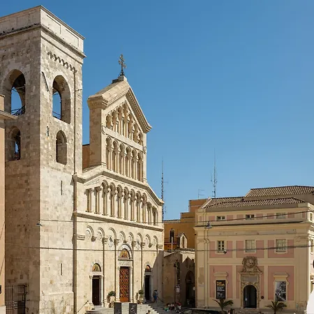 San Diego - Bright And Colourful Loft With Cathedral View * Cagliari