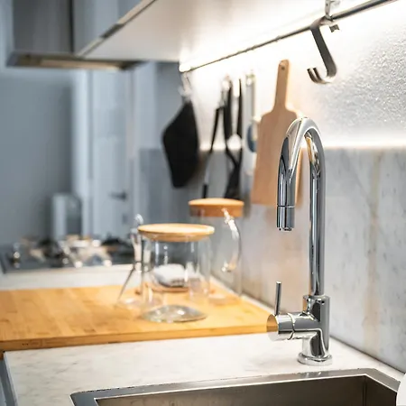 San Diego - Bright And Colourful Loft With Cathedral View דירה