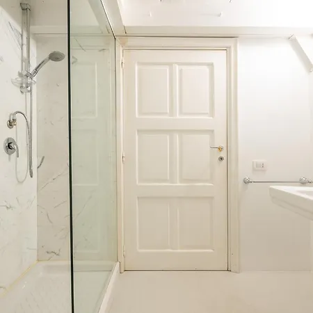 San Diego - Bright And Colourful Loft With Cathedral View * קליארי