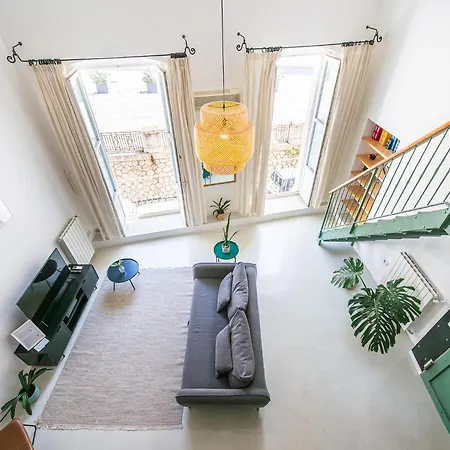 San Diego - Bright And Colourful Loft With Cathedral View קליארי