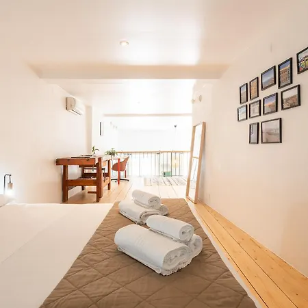 San Diego - Bright And Colourful Loft With Cathedral View דירה